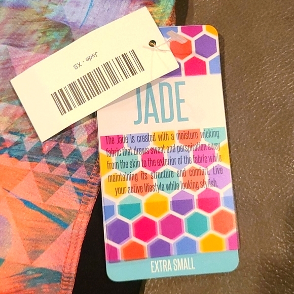 NWT LulaRoe Jade Crop Fitness Leggings Size XS - Picture 3 of 5